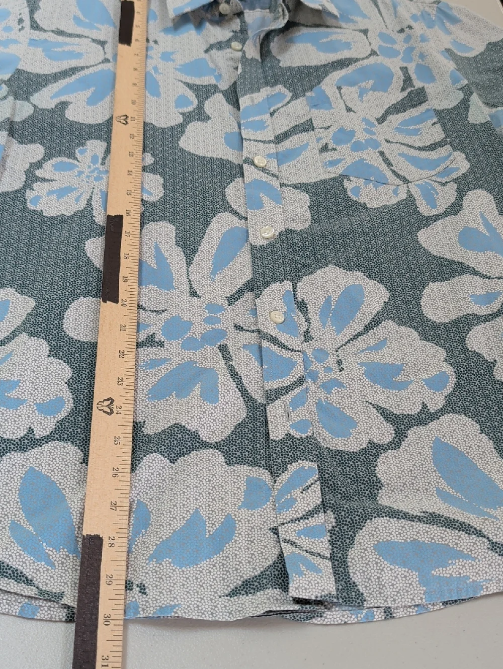 Banana Republic, Blue And Gray Floral Short Sleeve Shirt. Large